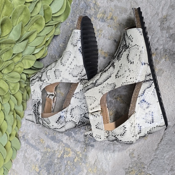 Jolimall Snakeskin Wedge - Picture 5 of 10